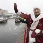 Движение по отремонтированным мостам в Киеве будут открывать Деды Морозы