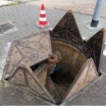Строительные курьезы: самый необычный канализационный люк в мире. Фото