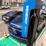 В Киеве появляются парковки с зарядками для электромобилей