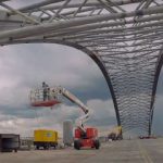 На Подольском мосту устанавливают арочную конструкцию