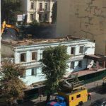 На Саксаганского без разрешения сносят дом