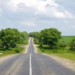 К Сатанову активно ремонтируют дороги